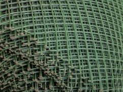 Plastové pletivo proti okusu stromků