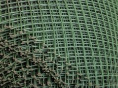 Plastové pletivo proti okusu stromků