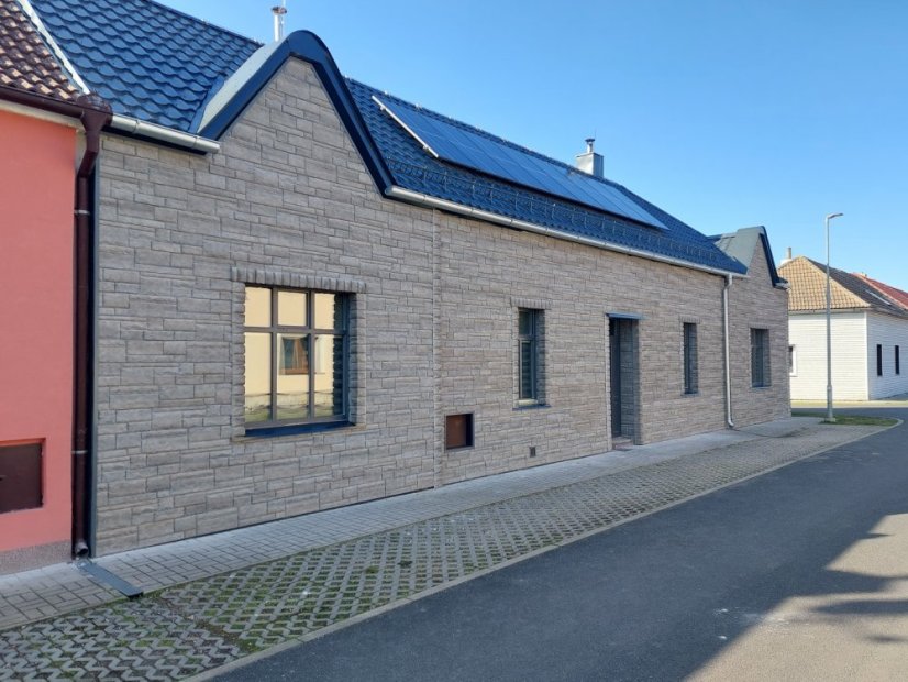 Fasádní obklad - NOVIK Hand Cut Stone HC100 - 220 Smoke White