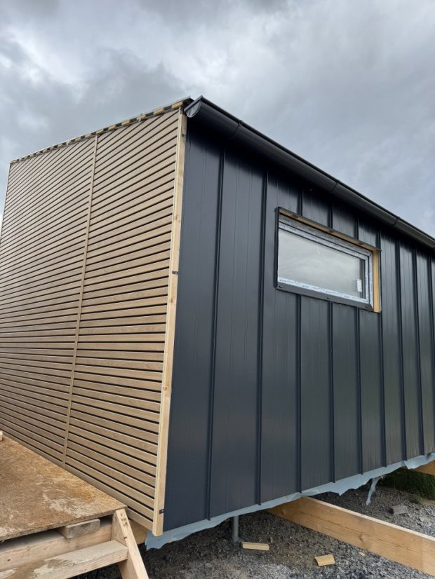 Fasádní obklad - WOOD SIDING SVP-B6 FRONTO V-BLACK - 60 dub