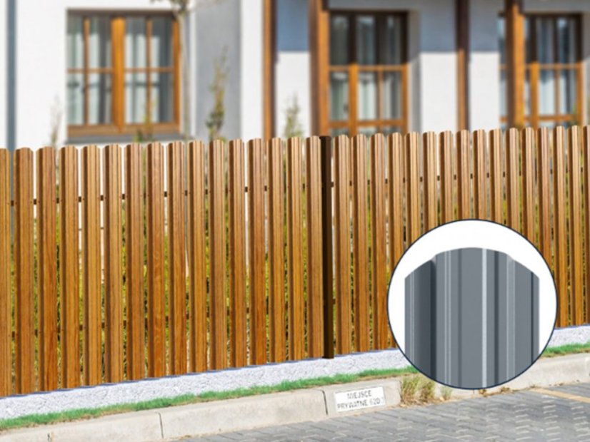 Plechová plotovka FORTE - oblá - Barva: dřevodekor ořech, Vrstva laku: jednostranná (vrchní vrstva 35 µm, spodní vrstva 15 µm)