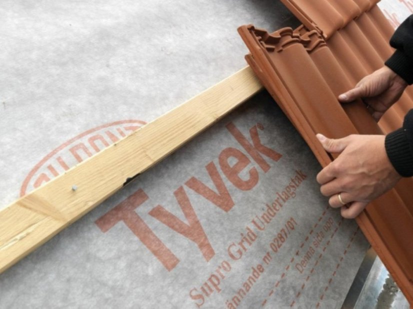 Difůzní fólie Tyvek Supro Tape | role | - Rozměr: 1,5 x 50 m