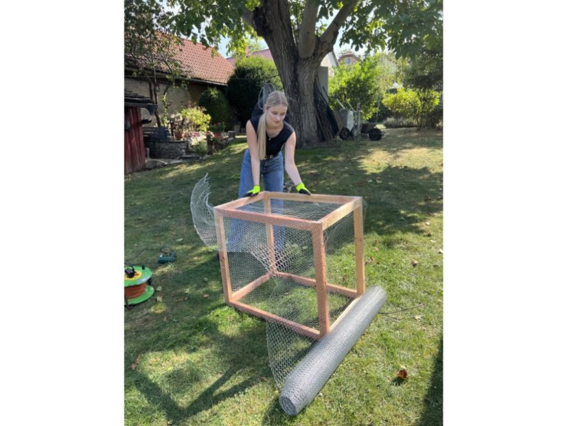 Chovatelské šestihranné pozinkované pletivo - Rozměr: 1 x 10 m	, Velikost ok: 0,8 x 25 mm (drát/oko)