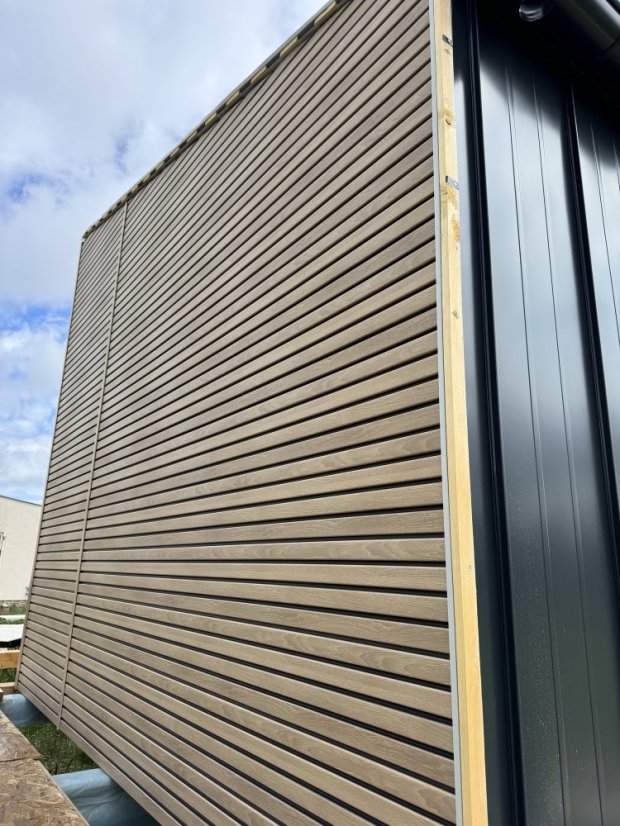 Fasádní obklad - WOOD SIDING SVP-B6 FRONTO V-BLACK - 60 dub