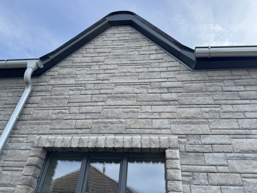 Fasádní obklad - NOVIK Hand Cut Stone HC100 - 220 Smoke White