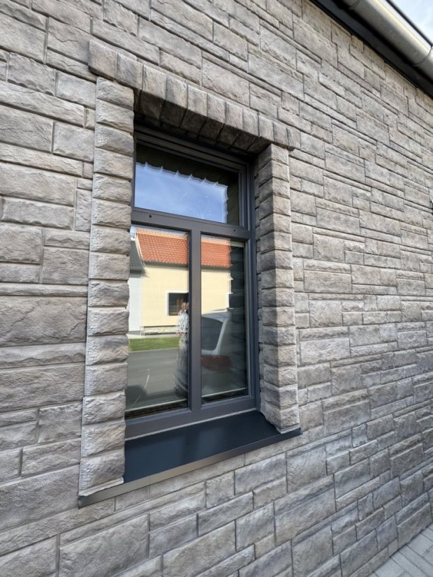 Fasádní obklad - NOVIK Hand Cut Stone HC100 - 220 Smoke White