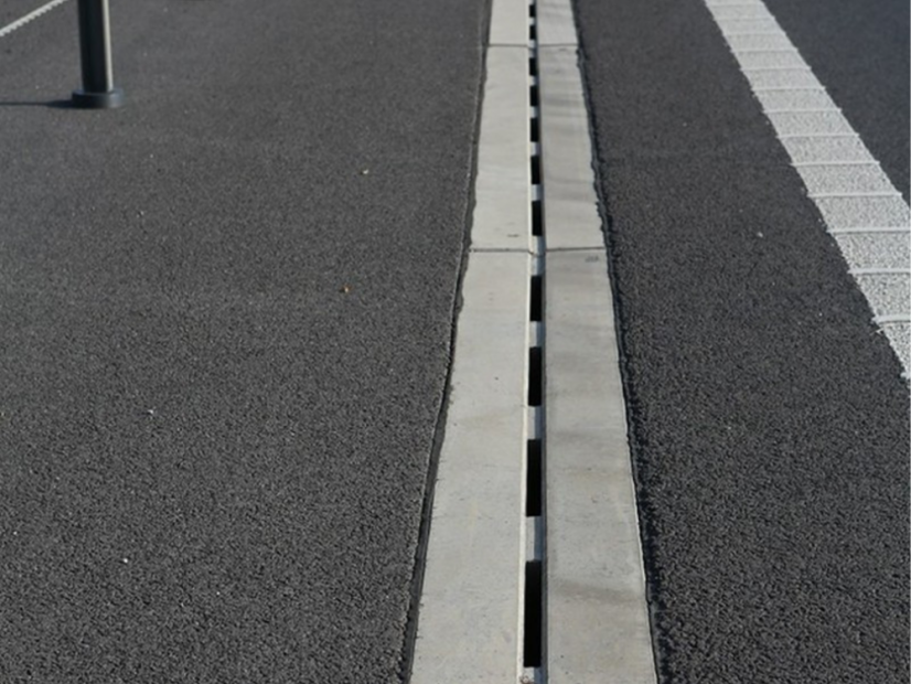 Betonový žlab D400 štěrbinový - Varianta: H200 | průměr: 90 mm