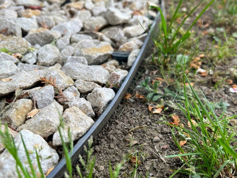 Neviditelný obrubník Covergarden - Rozměr: 4,5 x 100 cm, Barva: černá