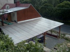 Trapézový polykarbonát Palram 76/18 hladká struktura - antracit