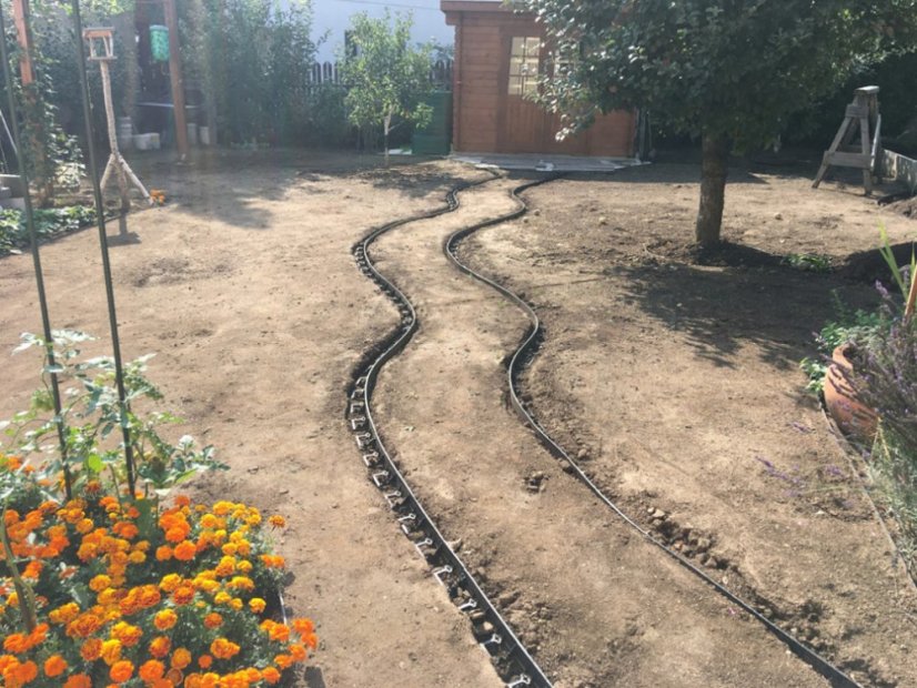 Neviditelný obrubník Covergarden - Rozměr: 4,5 x 100 cm, Barva: černá