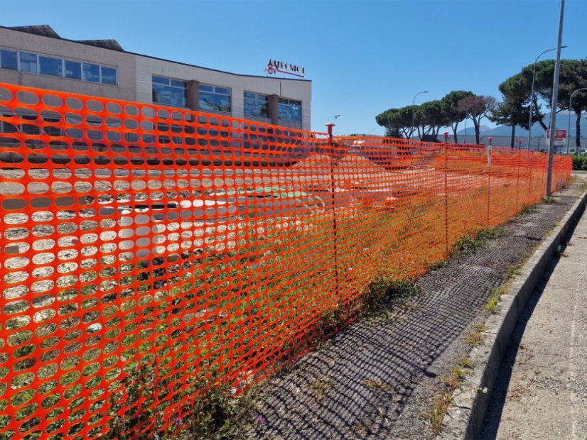 Síť pro ohrazení stavenišť - Rozměr: 1,5 x 50 m (150 g/m2)