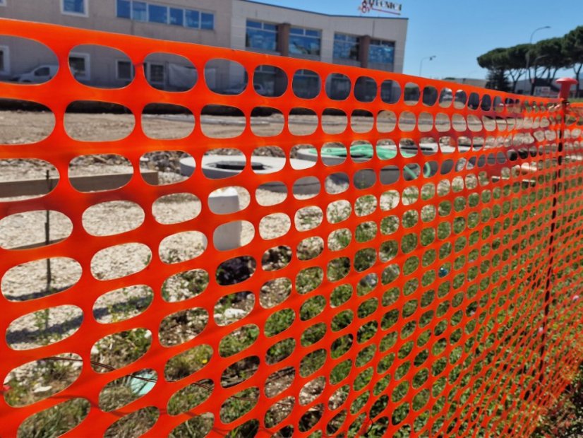Síť pro ohrazení stavenišť - Rozměr: 1,5 x 50 m (150 g/m2)