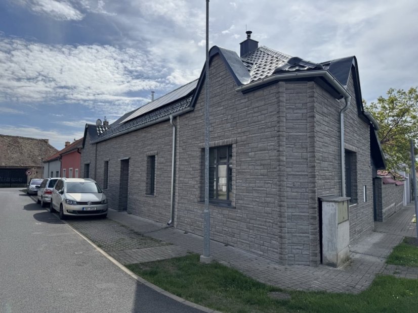 Fasádní obklad - NOVIK Hand Cut Stone HC100 - 220 Smoke White